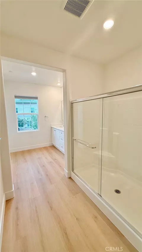 Bath - 22739 Harmony, Saugus, CA 91350 photo 2 of 4