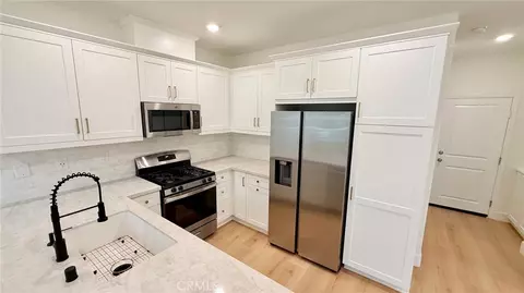 Kitchen - 22739 Harmony, Saugus, CA 91350 photo 2 of 4