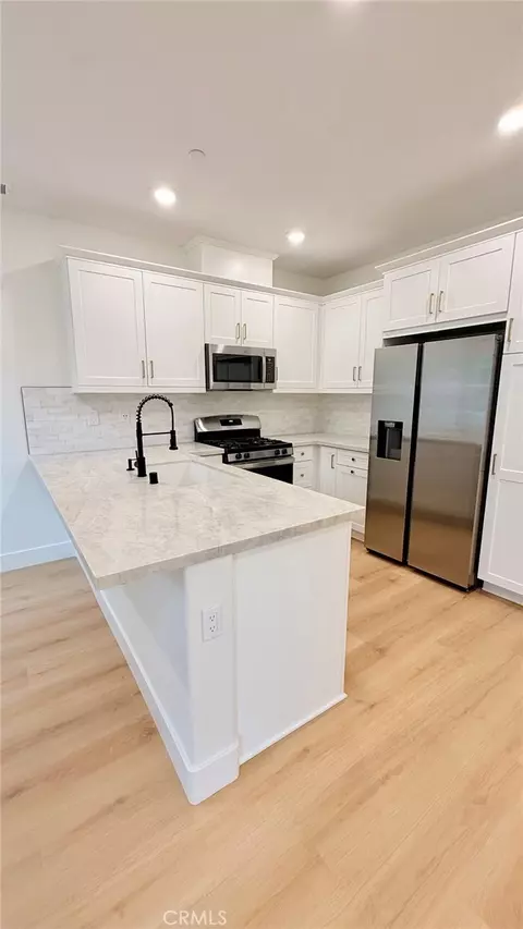 Kitchen - 22739 Harmony, Saugus, CA 91350 photo 1 of 4