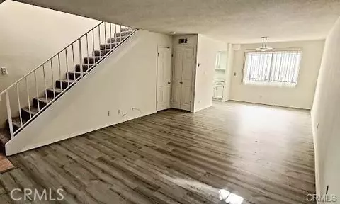 Living - 550 E Providencia Ave, Burbank, CA 91501 photo 1 of 2