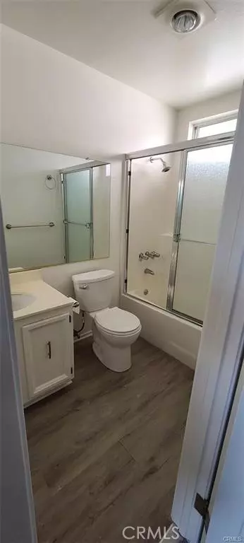 Bath - 550 E Providencia Ave, Burbank, CA 91501 photo 1 of 1