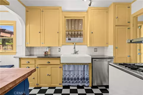 Kitchen - 2024 Beverly, Pasadena, CA 91104 photo 6 of 6