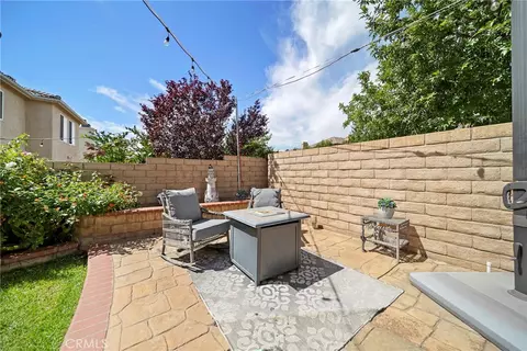 Exterior - 19339 Sidani Ln, Saugus, CA 91350 photo 4 of 10