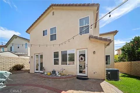 Exterior - 19339 Sidani Ln, Saugus, CA 91350 photo 6 of 10