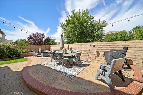 Exterior - 19339 Sidani Ln, Saugus, CA 91350 photo 3 of 10