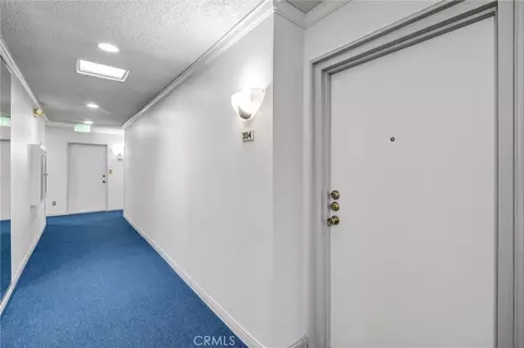 Entry Way - 972 E California #304, Pasadena, CA 91106 photo 2 of 4