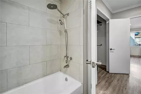 Bath - 972 E California #304, Pasadena, CA 91106 photo 2 of 3