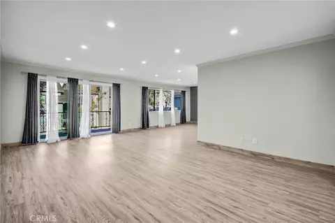 Living - 972 E California #304, Pasadena, CA 91106 photo 2 of 10