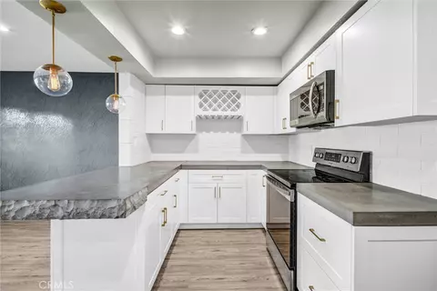 Kitchen - 972 E California #304, Pasadena, CA 91106 photo 3 of 3