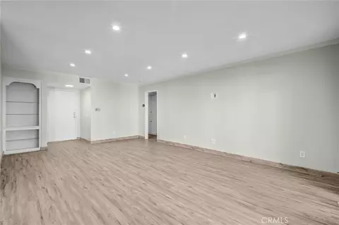 Living - 972 E California #304, Pasadena, CA 91106 photo 4 of 10