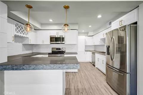 Kitchen - 972 E California #304, Pasadena, CA 91106 photo 1 of 3