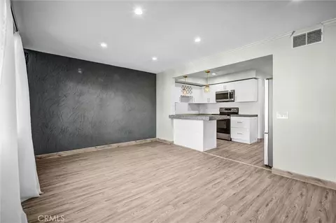 Living - 972 E California #304, Pasadena, CA 91106 photo 5 of 10