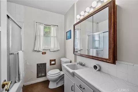 Bath - 17231 Lanark, Van Nuys, CA 91406 photo 1 of 3