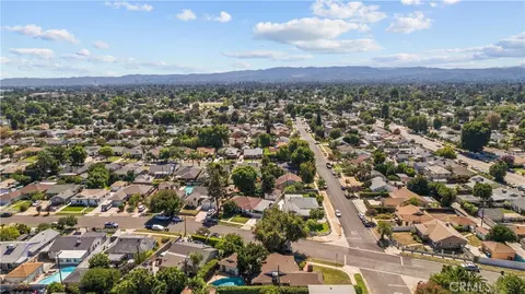 View/Area - 17231 Lanark, Van Nuys, CA 91406 photo 1 of 3