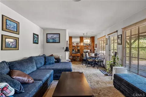 Living - 17231 Lanark, Van Nuys, CA 91406 photo 2 of 3