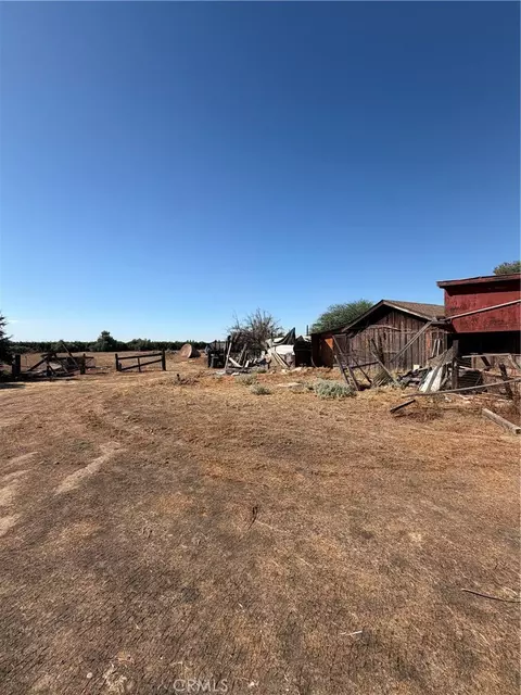 Exterior - 931 E List, Exeter, CA 93221 photo 14 of 16