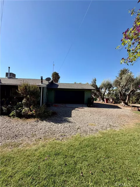 Exterior - 931 E List, Exeter, CA 93221 photo 4 of 16