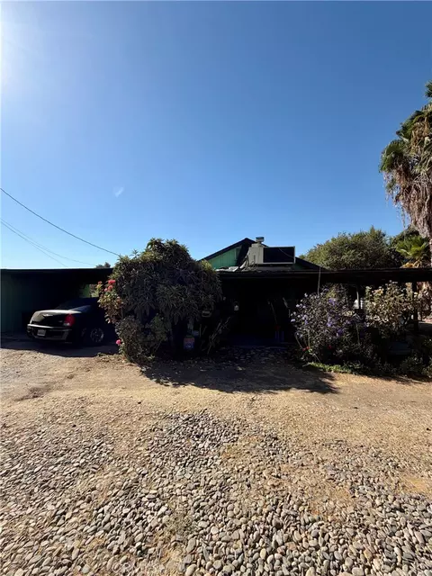 Exterior - 931 E List, Exeter, CA 93221 photo 12 of 16