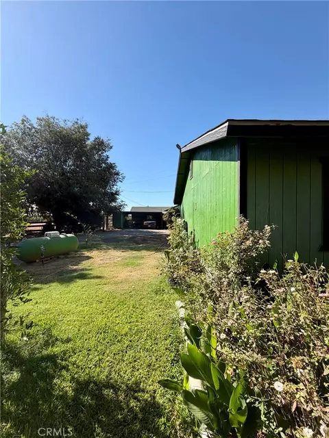 Exterior - 931 E List, Exeter, CA 93221 photo 9 of 16