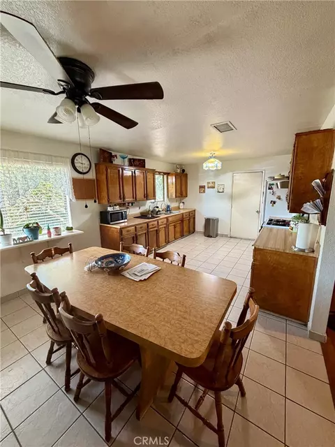Kitchen - 931 E List, Exeter, CA 93221 photo 1 of 2