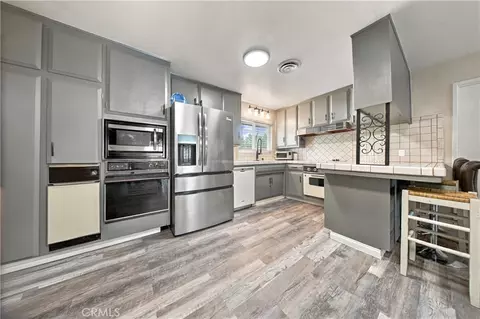 Kitchen - 43818 Halcom, Lancaster, CA 93536 photo 2 of 2
