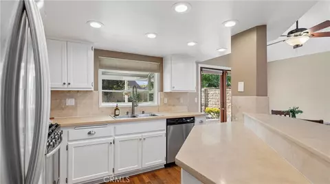 Kitchen - 29161 Rangewood Rd, Castaic, CA 91384 photo 8 of 9