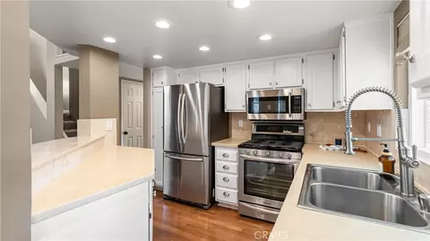 Kitchen - 29161 Rangewood Rd, Castaic, CA 91384 photo 3 of 9