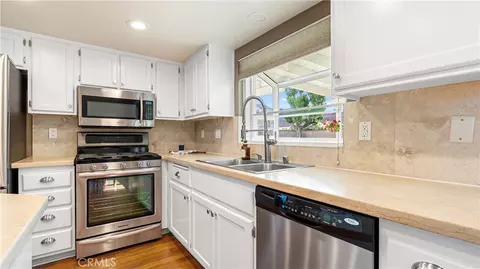Kitchen - 29161 Rangewood Rd, Castaic, CA 91384 photo 1 of 9