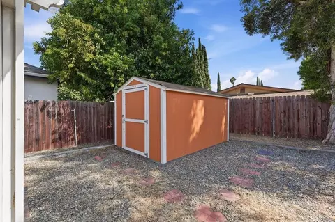 Exterior - 7443 Eva Pl, Van Nuys, CA 91406 photo 5 of 7