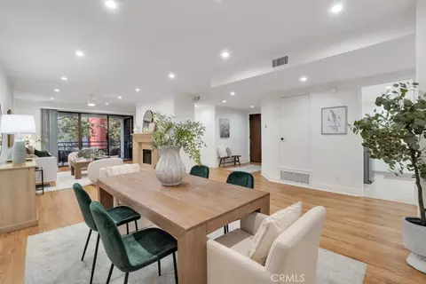 4792 Park Encino Ln #102, Encino, CA 91436