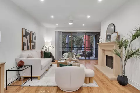 4792 Park Encino Ln #102, Encino, CA 91436