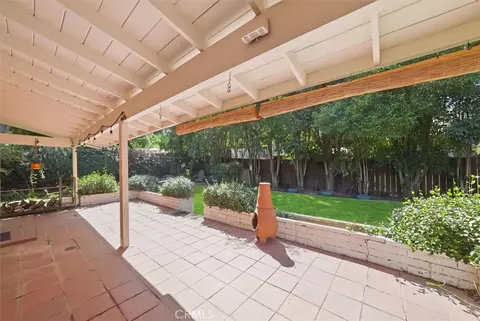 Exterior - 25065 Highspring Ave, Newhall, CA 91321 photo 7 of 8