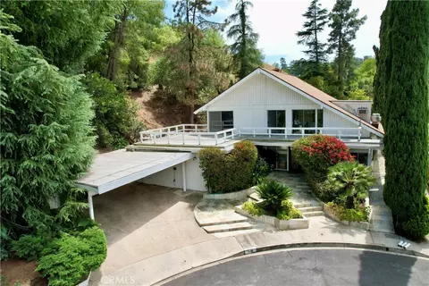 Exterior - 3102 Dona Sofia, Studio City, CA 91604 photo 3 of 8