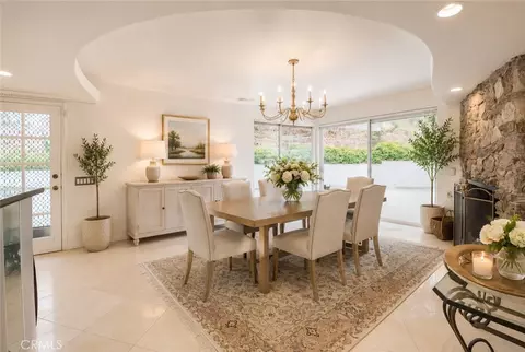 Dining - 3102 Dona Sofia, Studio City, CA 91604 photo 3 of 3