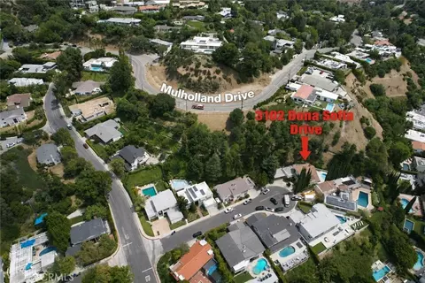 View/Area - 3102 Dona Sofia, Studio City, CA 91604 photo 1 of 1