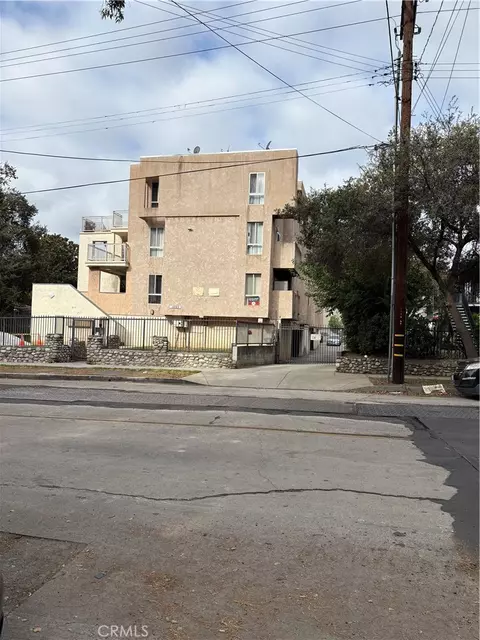 1095 N Raymond, Pasadena, CA 91103 photo 2