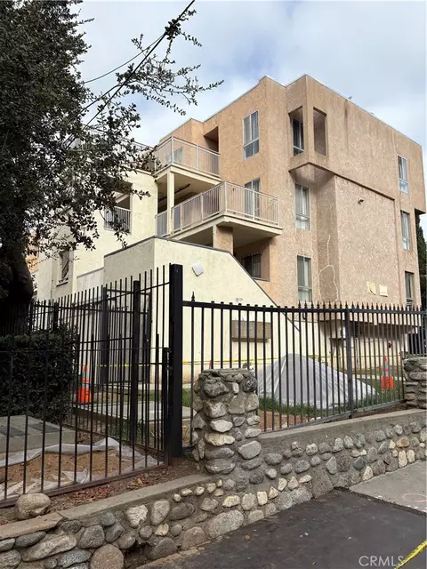 1095 N Raymond, Pasadena, CA 91103
