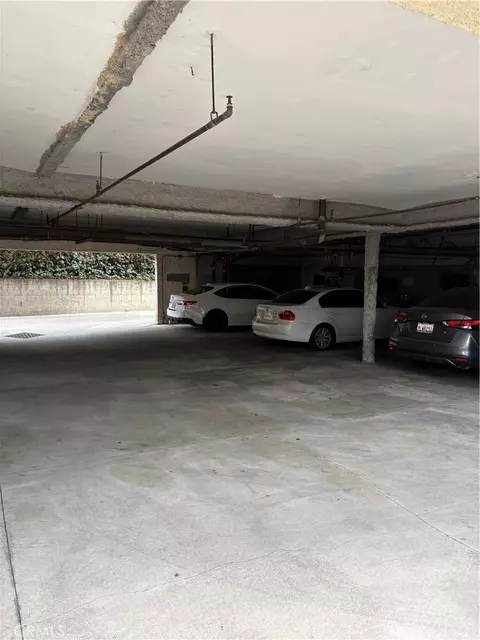 1095 N Raymond, Pasadena, CA 91103 photo 5