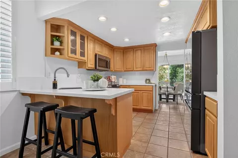 25142 Marci, Valencia, CA 91355