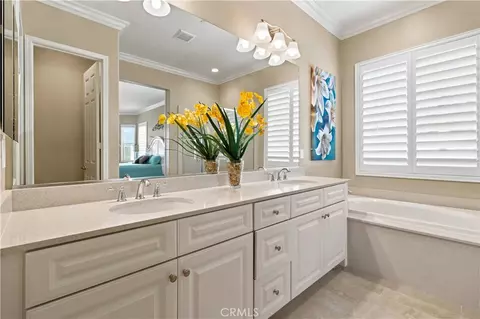 Bath - 340 Mock Blf, Beaumont, CA 92223 photo 2 of 4