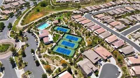 View/Area - 340 Mock Blf, Beaumont, CA 92223 photo 2 of 8