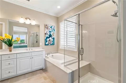 Bath - 340 Mock Blf, Beaumont, CA 92223 photo 1 of 4
