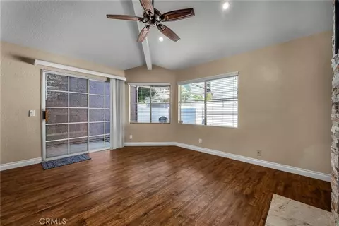 Living - 1906 Rory Ln #5, Simi Valley, CA 93063 photo 3 of 8