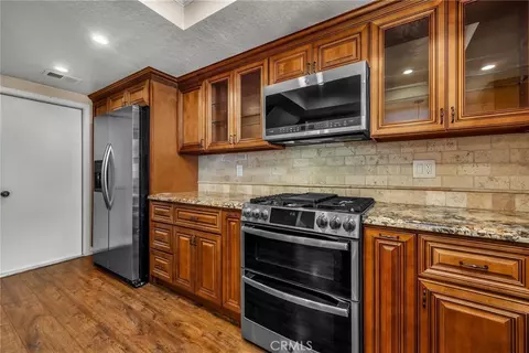 Kitchen - 1906 Rory Ln #5, Simi Valley, CA 93063 photo 2 of 2