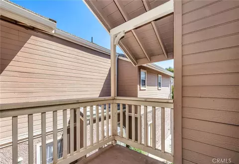 Exterior - 1906 Rory Ln #5, Simi Valley, CA 93063 photo 5 of 9