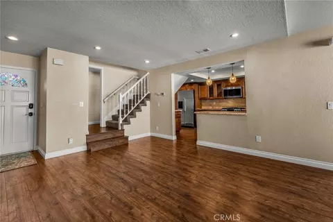 Living - 1906 Rory Ln #5, Simi Valley, CA 93063 photo 6 of 8