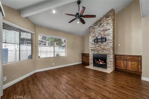 Living - 1906 Rory Ln #5, Simi Valley, CA 93063 photo 4 of 8