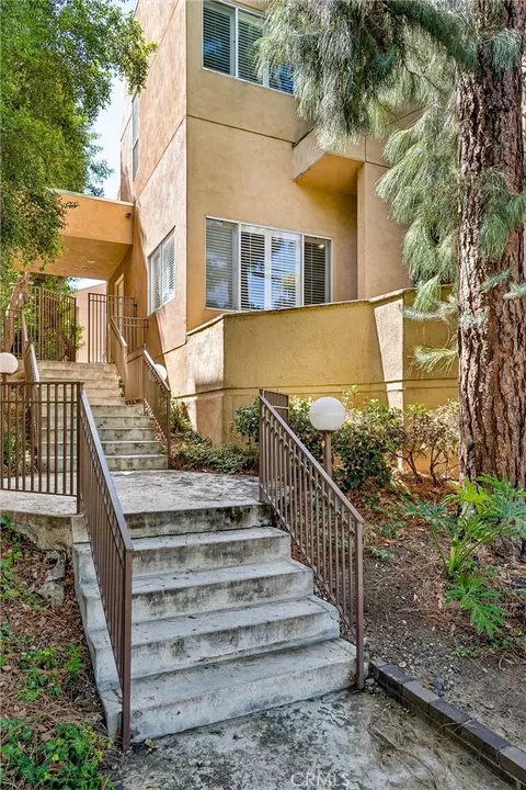 18730 Hatteras #48, Tarzana, CA 91356