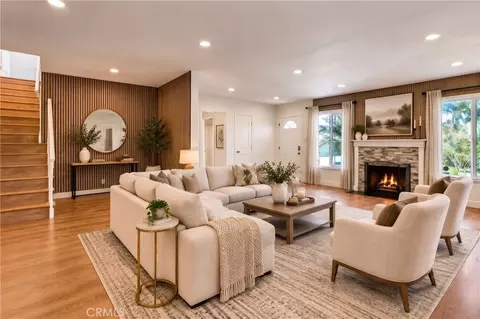Living - 19549 Schoolcraft, Reseda, CA 91335 photo 2 of 4