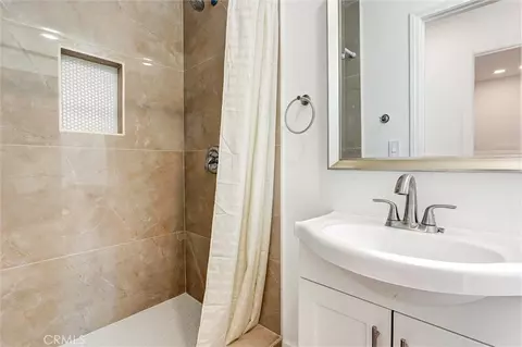 Bath - 19549 Schoolcraft, Reseda, CA 91335 photo 2 of 2